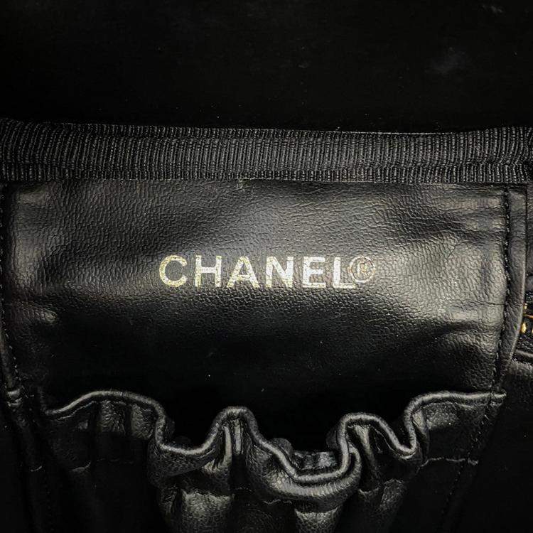Pre Owned Chanel Cc Logo Vanity Bag Black Caviar Leather