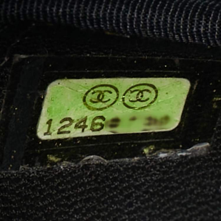 مملوكة مسبقًا Chanel Classic WOC Olive Green Quilted Patent Leather Bag