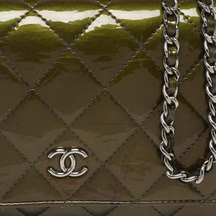 مملوكة مسبقًا Chanel Classic WOC Olive Green Quilted Patent Leather Bag
