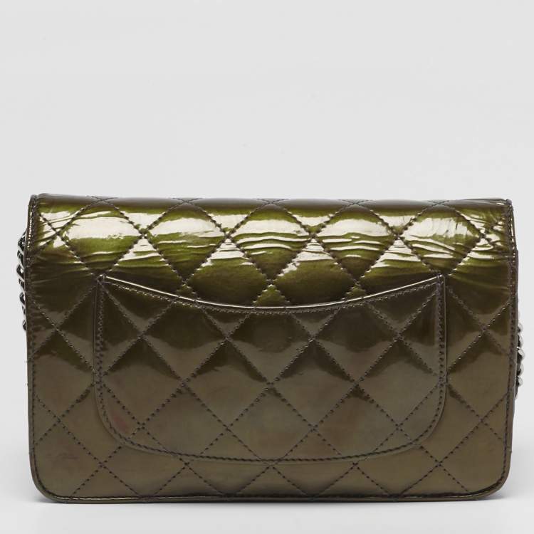 مملوكة مسبقًا Chanel Classic WOC Olive Green Quilted Patent Leather Bag