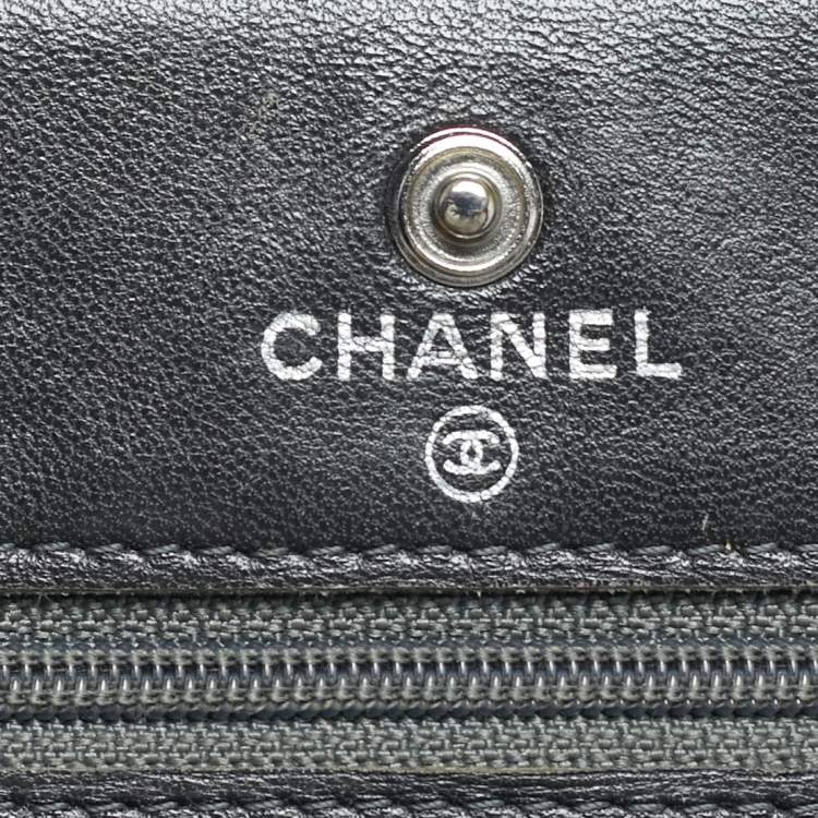 مملوكة مسبقًا Chanel Classic WOC Olive Green Quilted Patent Leather Bag