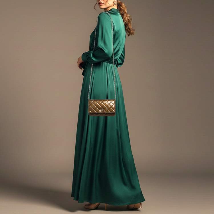 مملوكة مسبقًا Chanel Classic WOC Olive Green Quilted Patent Leather Bag