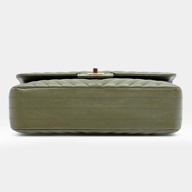 Pre Owned Chanel Green Medium Classic Chevron Lambskin Double Flap
