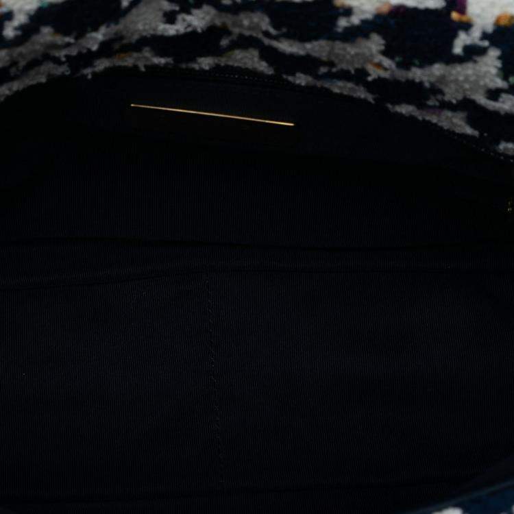 Pre Owned Chanel Blue, White Large Houndstooth Tweed 19 Flap