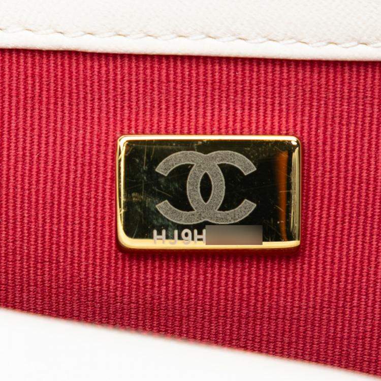 Pre Owned Chanel White Medium Lambskin 19 Flap
