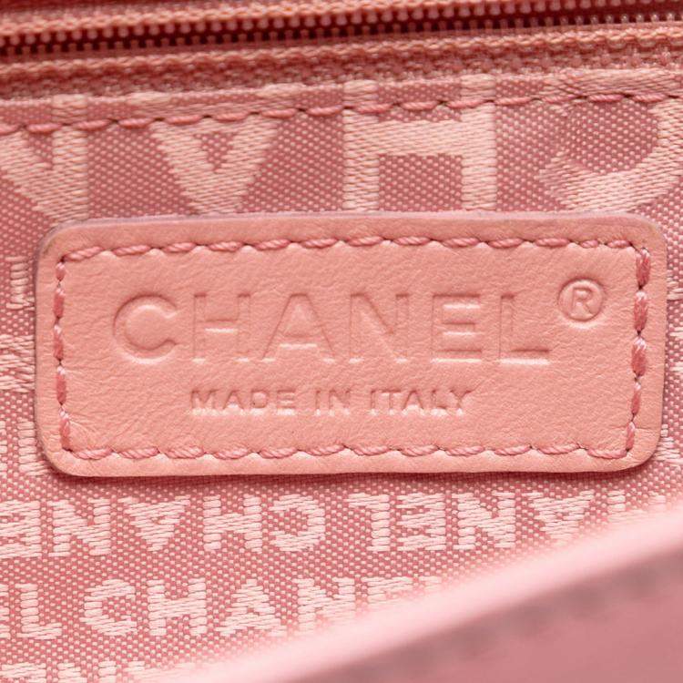 Pre Owned Chanel Pink Stitched Lambskin Logo Flap