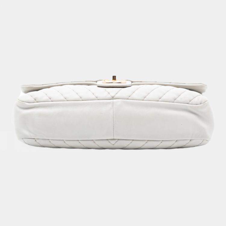 Pre Owned Chanel White Jumbo Chevron Calfskin Surpique Flap
