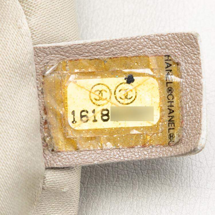 Pre Owned Chanel White Jumbo Chevron Calfskin Surpique Flap