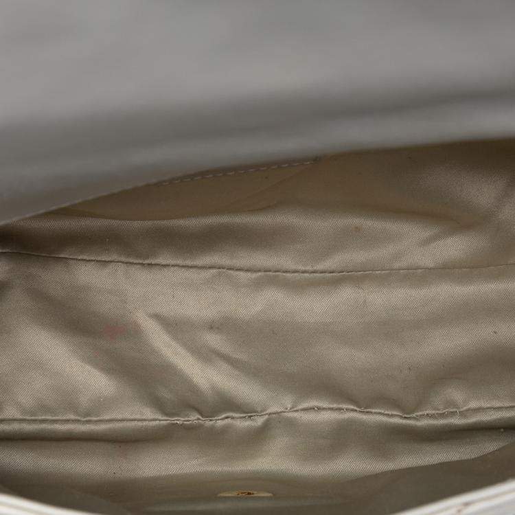 Pre Owned Chanel White Jumbo Chevron Calfskin Surpique Flap