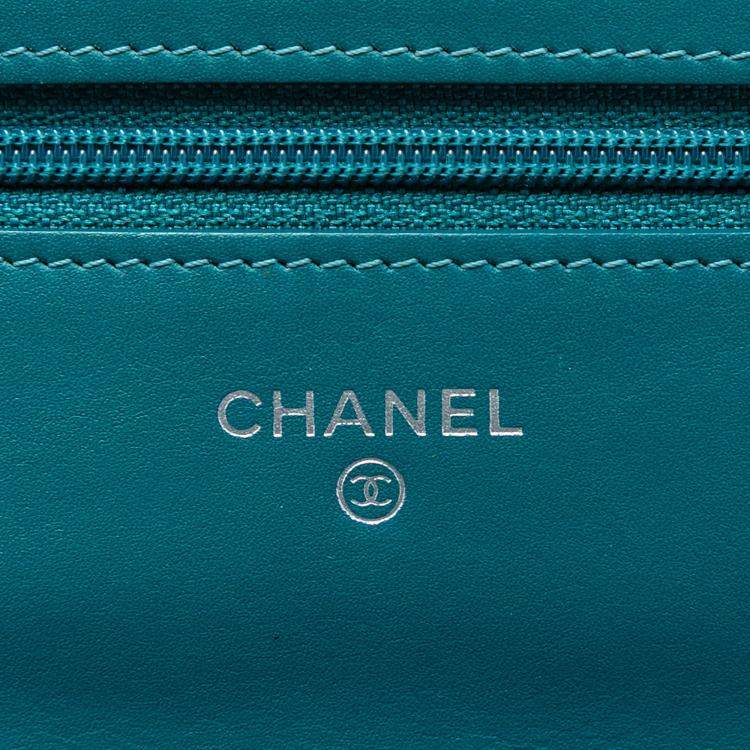 Pre Owned Chanel Blue CC Caviar Wallet On Chain