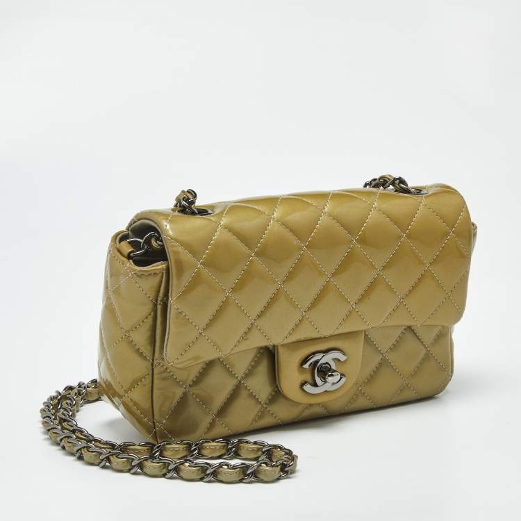 مملوكة مسبقًا Chanel Classic Rectangular Flap Mini Green Quilted Patent Leather Shoulder Bag