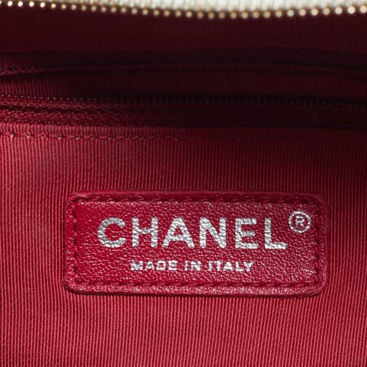 Pre Owned Chanel Gabrielle Medium White/Black Quilted Aged Leather Hobo