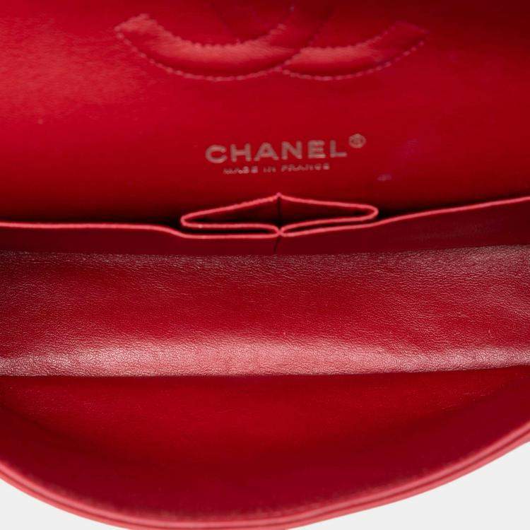 مملوكة مسبقًا Chanel Red Medium Classic Patent Double Flap