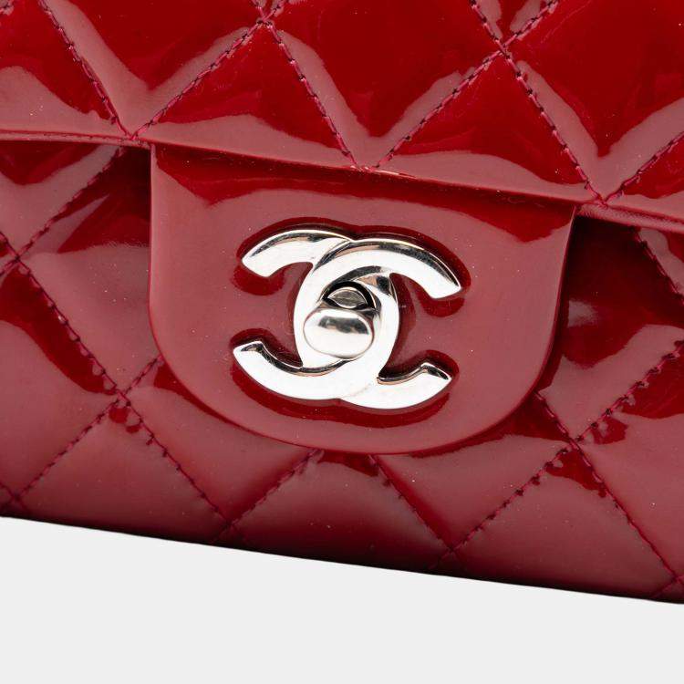 مملوكة مسبقًا Chanel Red Medium Classic Patent Double Flap