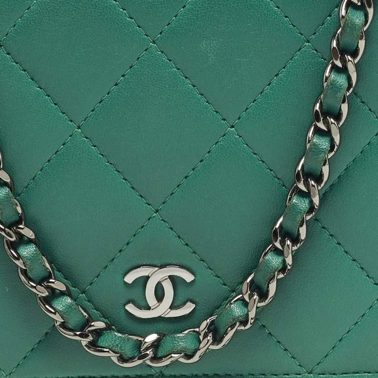Pre Owned Chanel Classic CC Green Quilted Leather Wallet On Chain