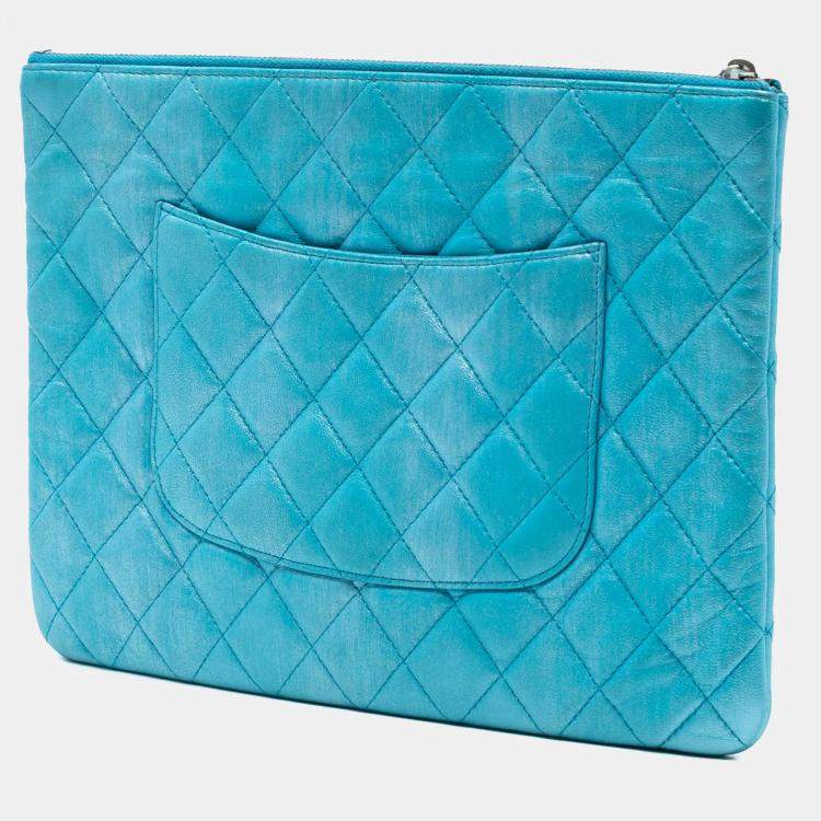 Pre Owned Chanel Blue Medium Quilted Iridescent Lambskin O Case Clutch