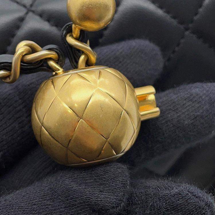 مملوكة مسبقًا Chanel Mini Matelasse Single Flap Cocoball Chain shoulder Bag Black Lambskin Size Mini