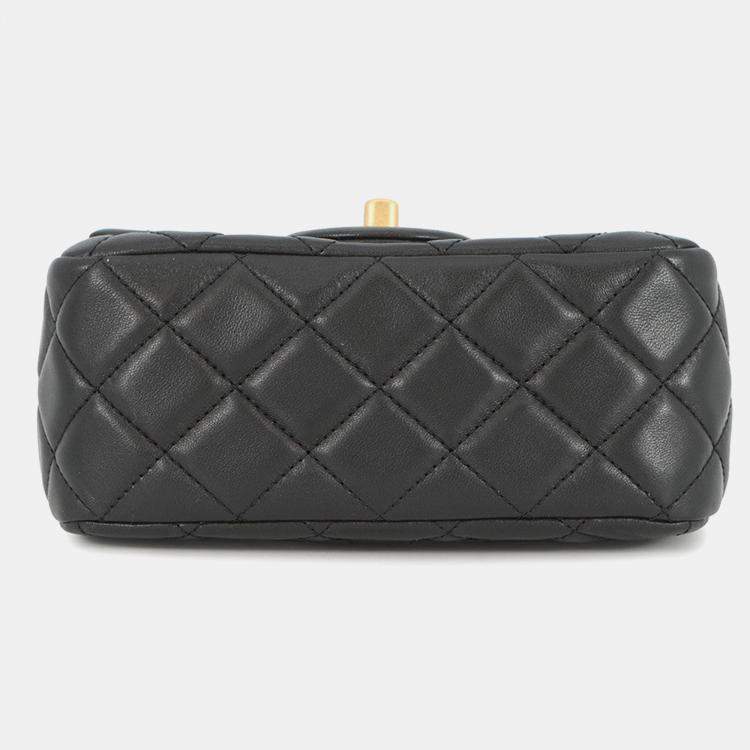 مملوكة مسبقًا Chanel Mini Matelasse Single Flap Cocoball Chain shoulder Bag Black Lambskin Size Mini