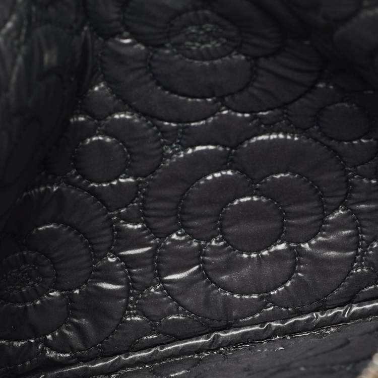 مملوكة مسبقًا Chanel Camelia Crystals Black Embossed Leather Zip Clutch