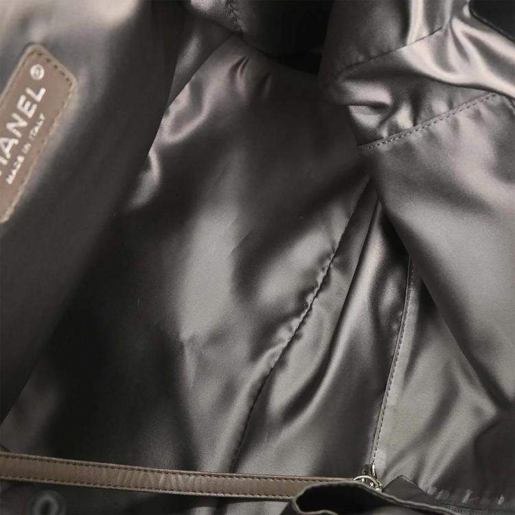 Pre Owned Chanel Black Lambskin Mademoiselle Lock Handbag