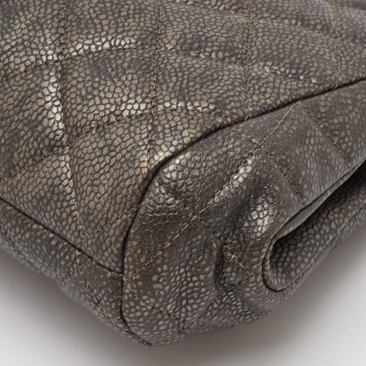 Pre Owned Chanel In Story Grey Quilted Caviar Leather Clutch
