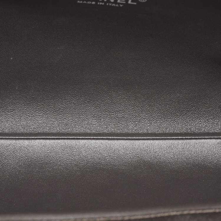 Pre Owned Chanel In Story Grey Quilted Caviar Leather Clutch