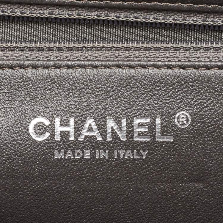 Pre Owned Chanel In Story Grey Quilted Caviar Leather Clutch