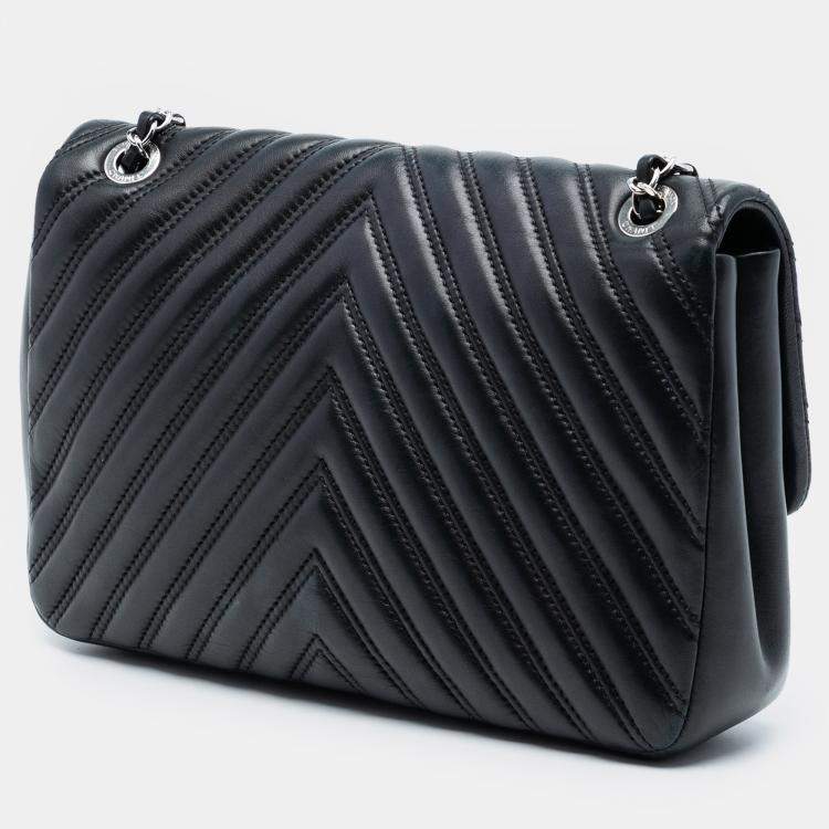 Pre Owned Chanel Black Jumbo Classic Chevron Lambskin Double Stitch Single Flap