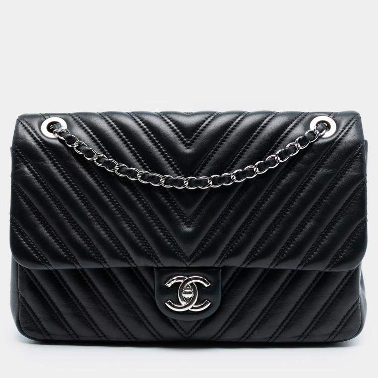 Pre Owned Chanel Black Jumbo Classic Chevron Lambskin Double Stitch Single Flap