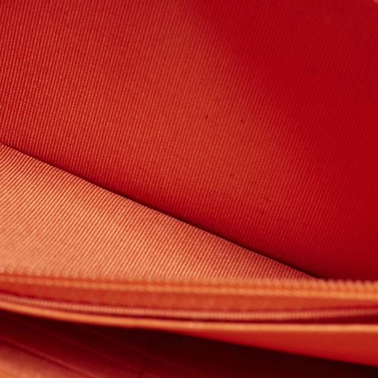 Pre Owned Chanel 19 Orange Quilted Leather Wallet On Chain