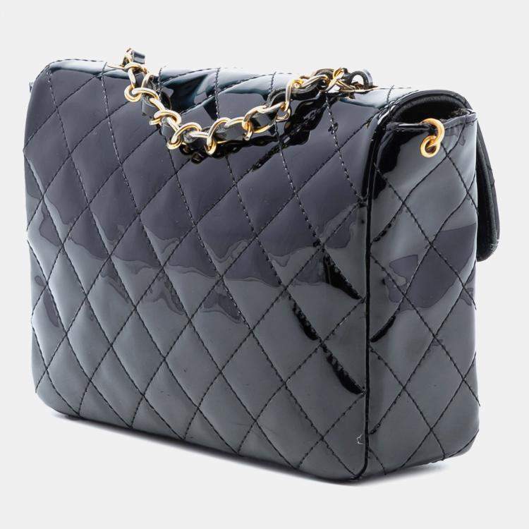 مملوكة مسبقًا Chanel Black CC Quilted Patent Straight Single Flap