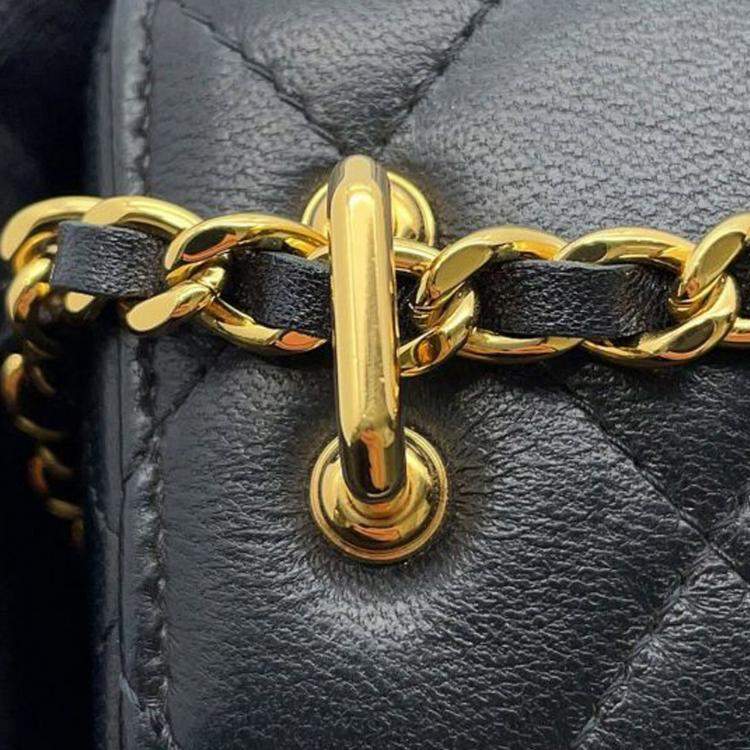 Pre Owned Chanel Black Mini CC Quilted Lambskin Vanity Case with Chain