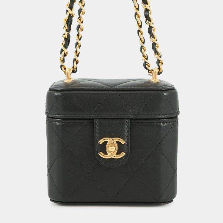 Pre Owned Chanel Black Mini CC Quilted Lambskin Vanity Case with Chain