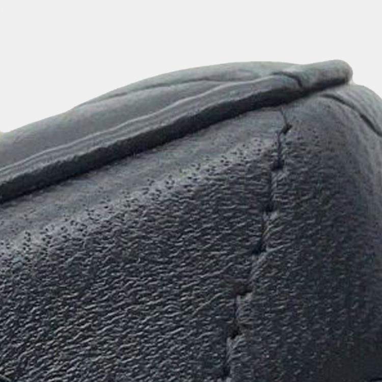 Pre Owned Chanel Black Mini CC Quilted Lambskin Vanity Case with Chain