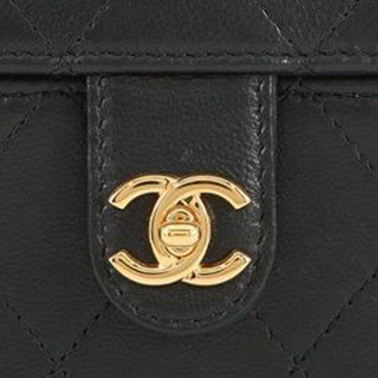 Pre Owned Chanel Black Mini CC Quilted Lambskin Vanity Case with Chain