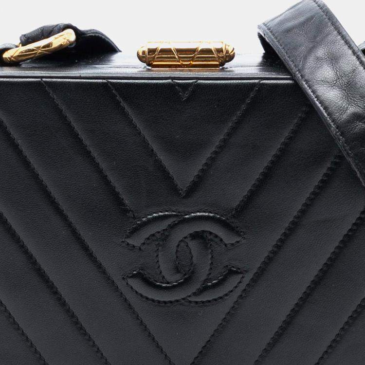 Pre Owned Chanel Black CC Quilted Chevron Lambskin Box Crossbody