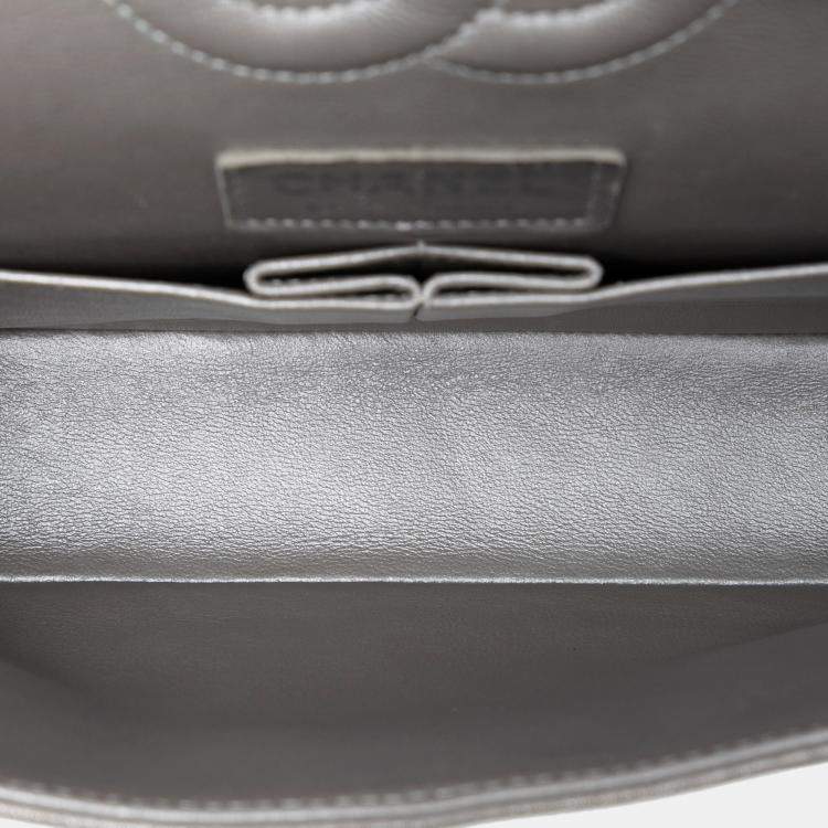 Pre Owned Chanel Silver Medium Classic Chevron Iridescent Lambskin Double Flap