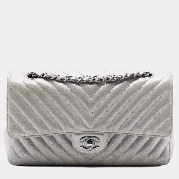 Pre Owned Chanel Silver Medium Classic Chevron Iridescent Lambskin Double Flap