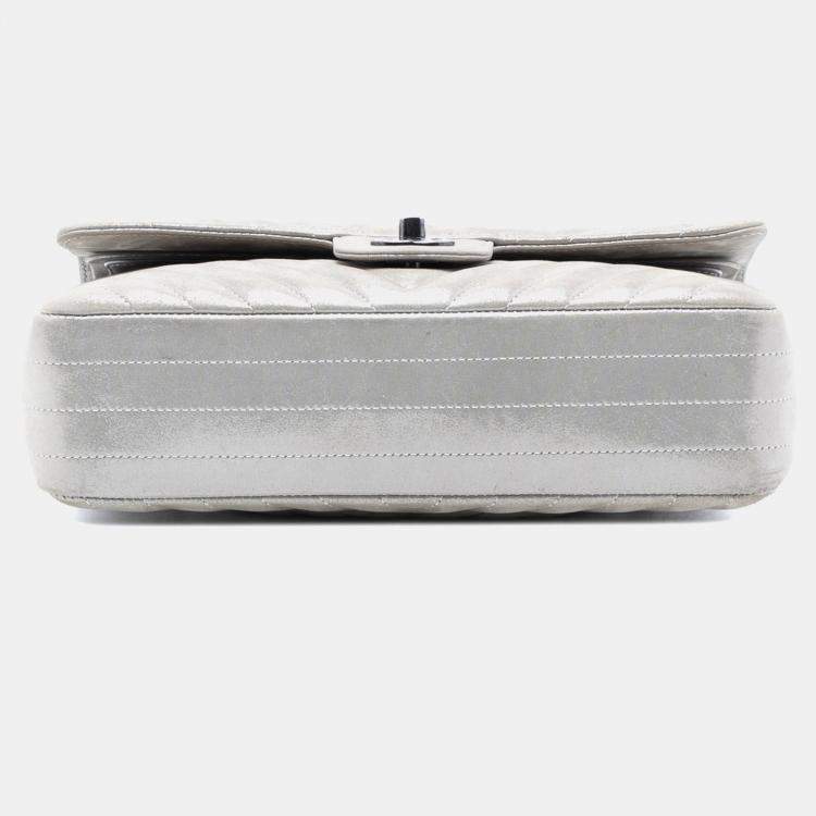 Pre Owned Chanel Silver Medium Classic Chevron Iridescent Lambskin Double Flap