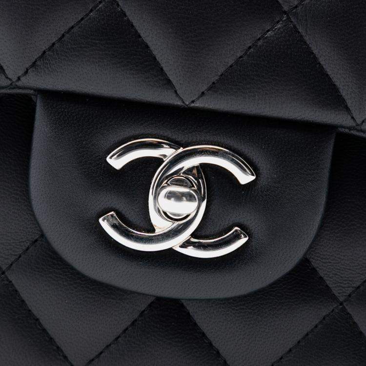Pre Owned Chanel Black Jumbo Classic Lambskin Double Flap