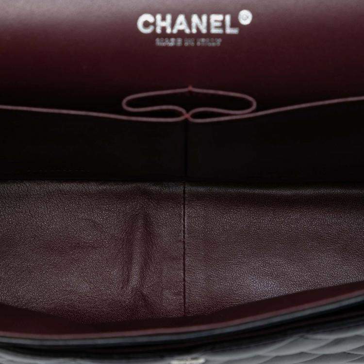 Pre Owned Chanel Black Jumbo Classic Lambskin Double Flap