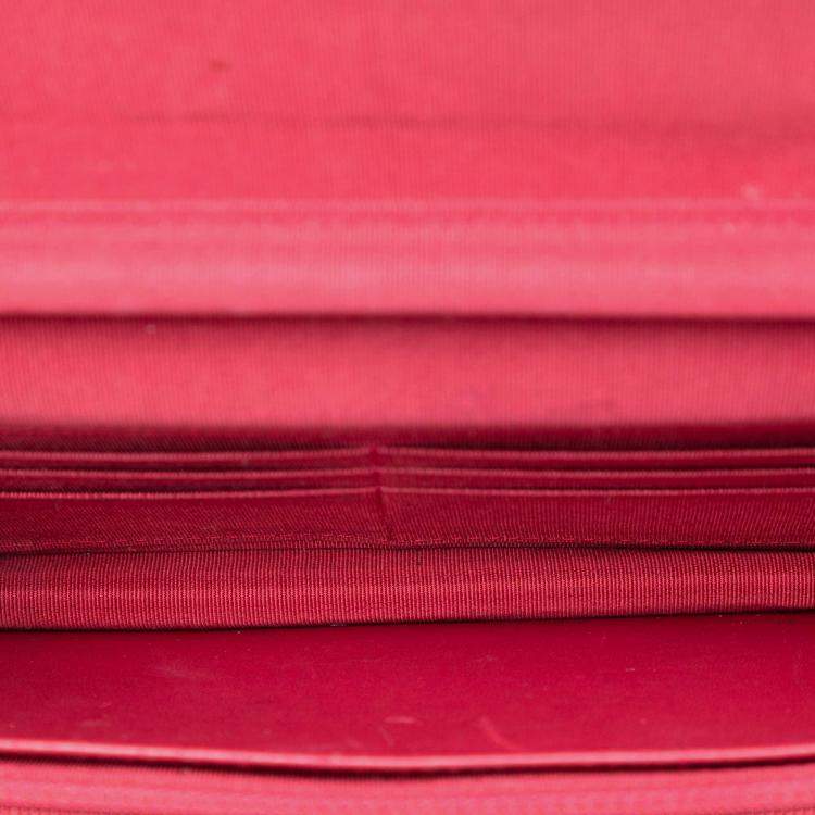 Pre Owned Chanel Black Red CC Quilted Lambskin Wallet On Chain