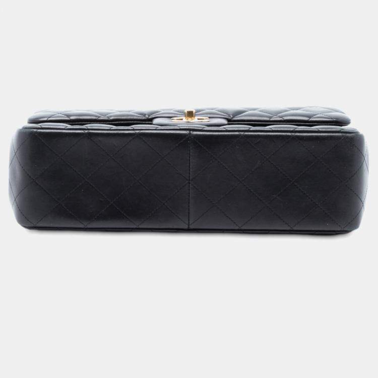 Pre Owned Chanel Black Jumbo Classic Lambskin Double Flap