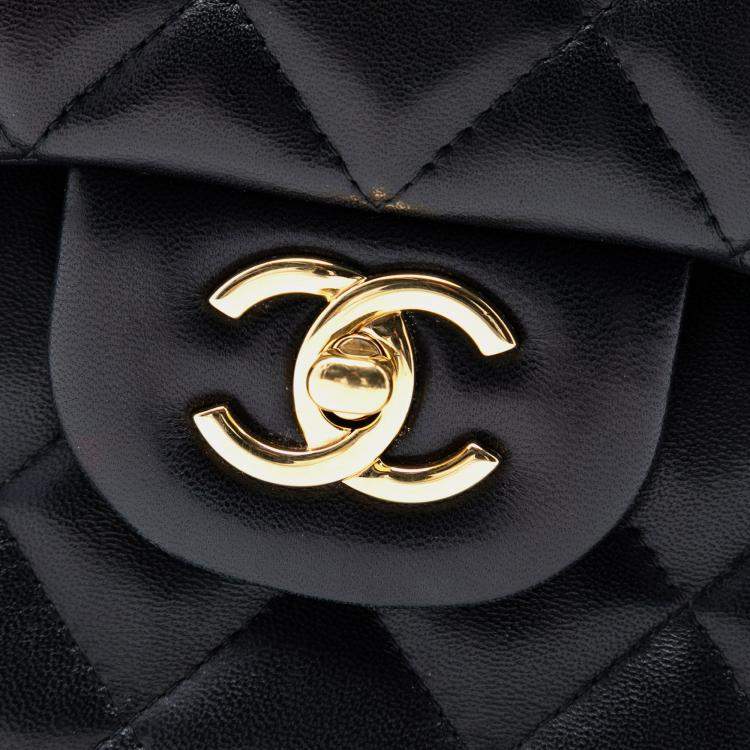 Pre Owned Chanel Black Jumbo Classic Lambskin Double Flap