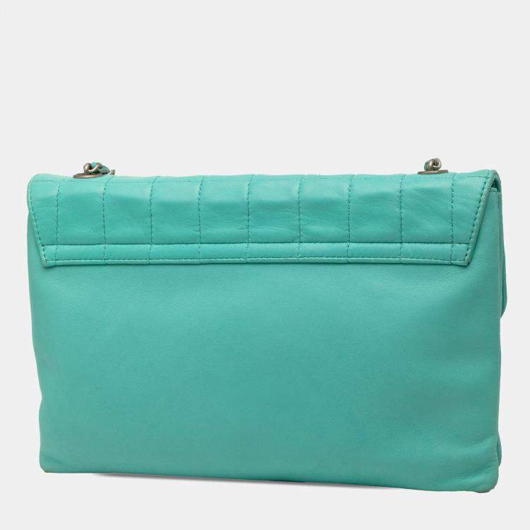 Pre Owned Chanel Blue Chocolate Bar Lambskin Reissue 2.55 Chain Handbag