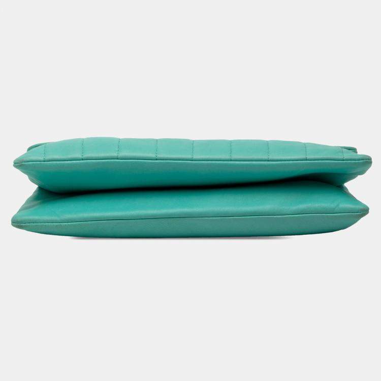 Pre Owned Chanel Blue Chocolate Bar Lambskin Reissue 2.55 Chain Handbag