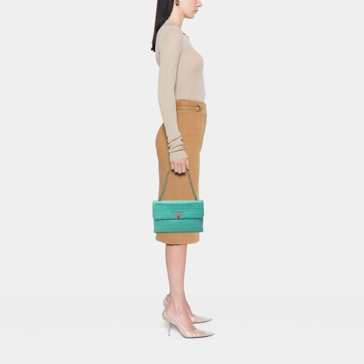 Pre Owned Chanel Blue Chocolate Bar Lambskin Reissue 2.55 Chain Handbag