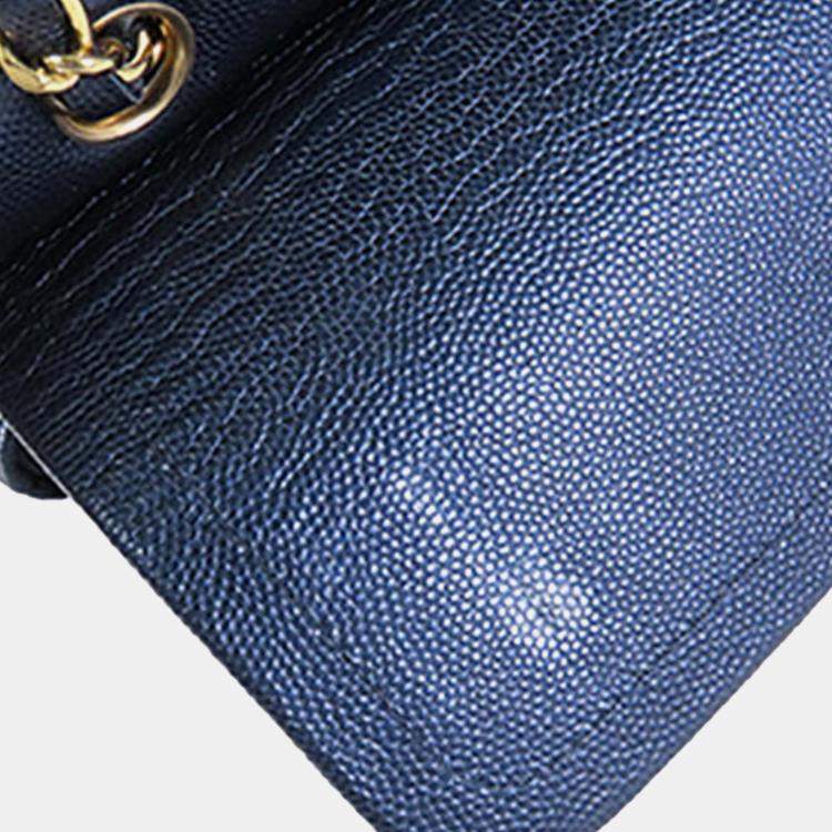 مملوكة مسبقًا Chanel Blue Medium Classic Caviar Double Flap