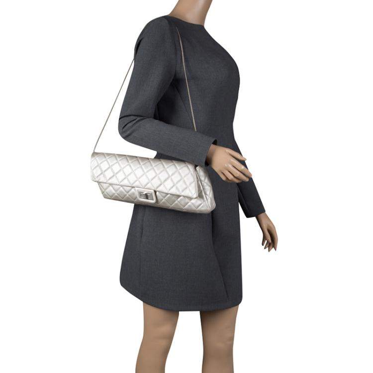 Pre Owned Chanel Silver Quilted Leather Reissue Chain Cluth
