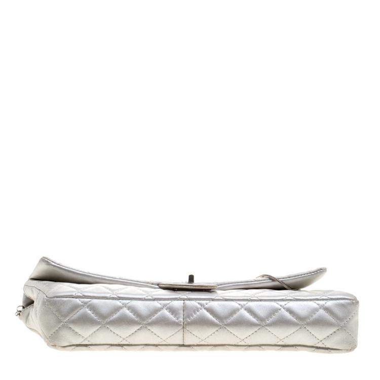 Pre Owned Chanel Silver Quilted Leather Reissue Chain Cluth